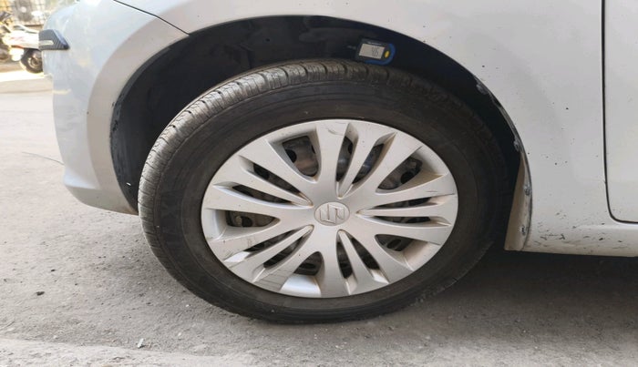 2014 Maruti Ertiga VXI CNG, CNG, Manual, 99,817 km, tyre