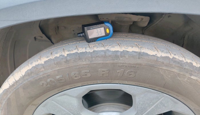 2019 KIA SELTOS HTK PLUS AT 1.5 DIESEL, Diesel, Automatic, 1,88,549 km, tyre