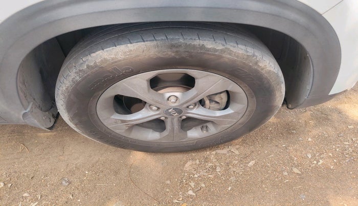 2019 KIA SELTOS HTK PLUS AT 1.5 DIESEL, Diesel, Automatic, 1,88,549 km, tyre