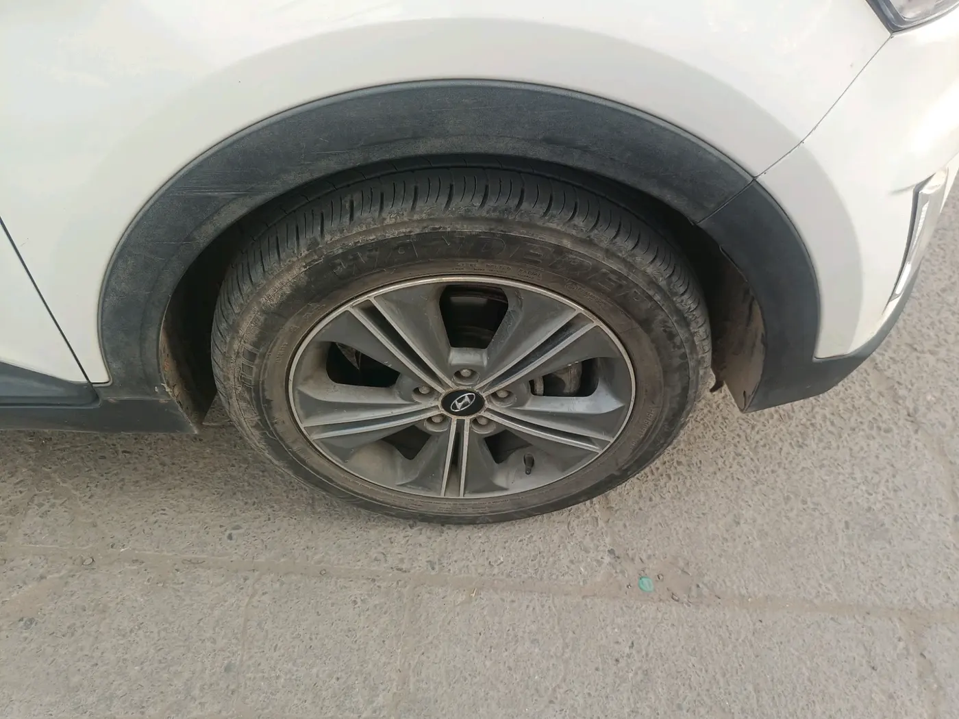 2017 Hyundai Creta SX (O) 1.6 DIESEL, Diesel, Manual, 2,17,931 km, tyre