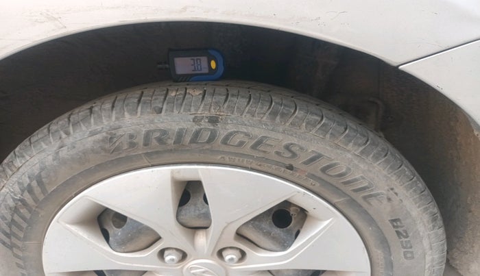 2014 Hyundai Xcent S 1.2, Petrol, Manual, 73,134 km, tyre