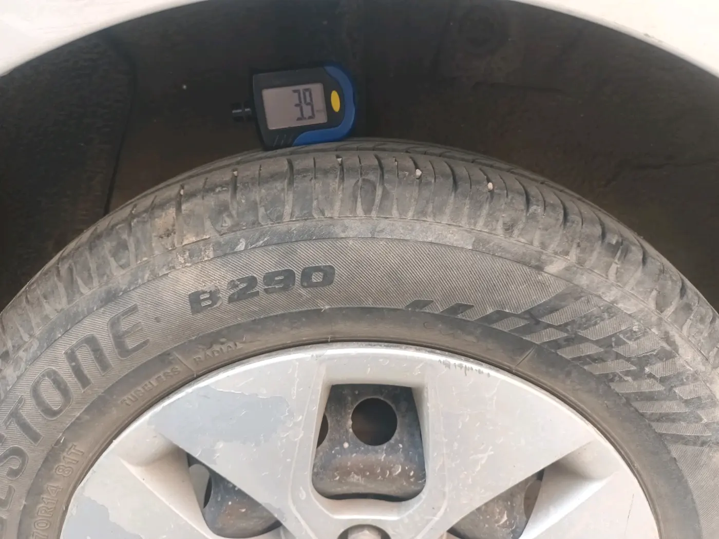 2014 Hyundai Xcent S 1.2, Petrol, Manual, 73,134 km, tyre