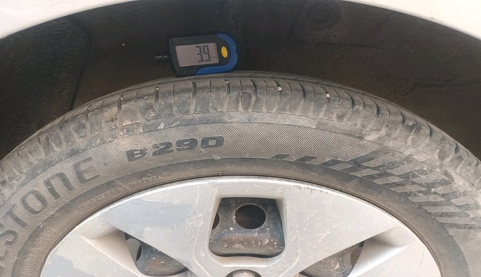 2014 Hyundai Xcent S 1.2, Petrol, Manual, 73,134 km, tyre