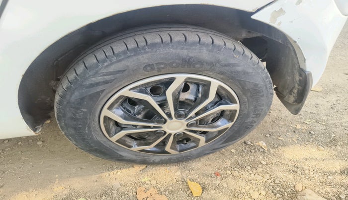 2011 Hyundai i10 MAGNA 1.2, CNG, Manual, 1,13,670 km, tyre