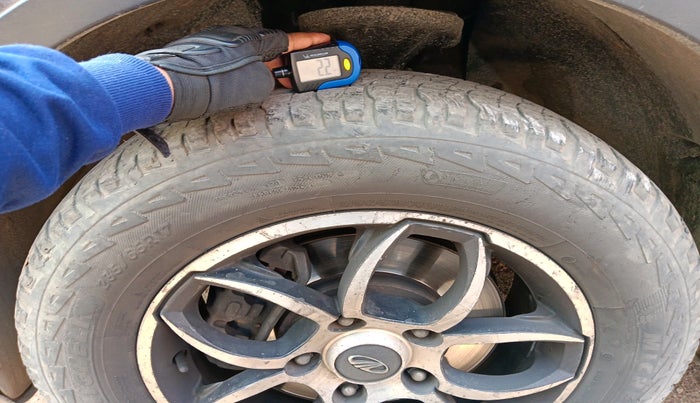 2016 Mahindra XUV500 W6 AT, Diesel, Automatic, 1,62,316 km, tyre