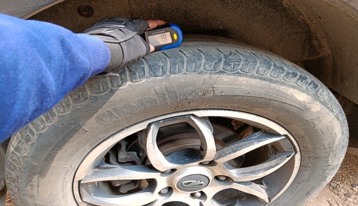 2016 Mahindra XUV500 W6 AT, Diesel, Automatic, 1,62,316 km, tyre