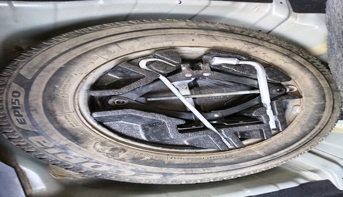 2021 Tata ALTROZ XE PETROL, Petrol, Manual, 59,956 km, tyre