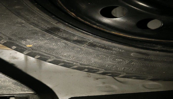 2013 Maruti Wagon R 1.0 VXI, Petrol, Manual, 33,281 km, tyre