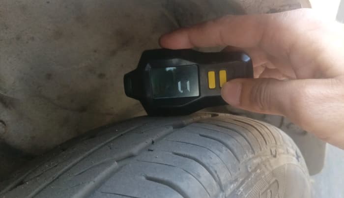 2019 Maruti Alto LXI, Petrol, Manual, 1,06,199 km, tyre