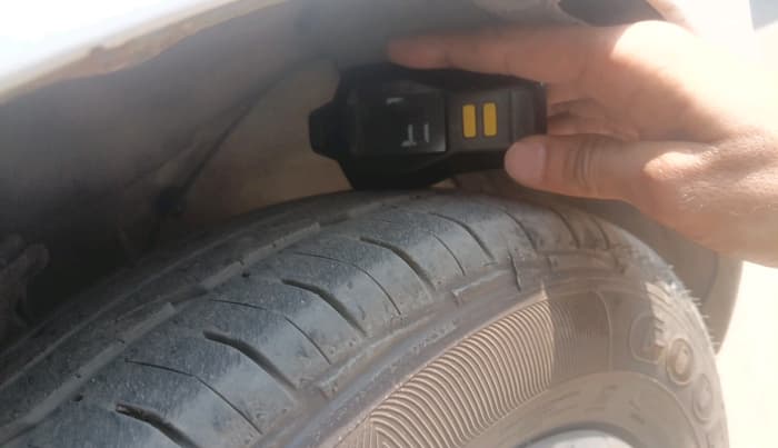 2019 Maruti Alto LXI, Petrol, Manual, 1,06,199 km, tyre