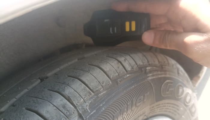 2019 Maruti Alto LXI, Petrol, Manual, 1,06,199 km, tyre