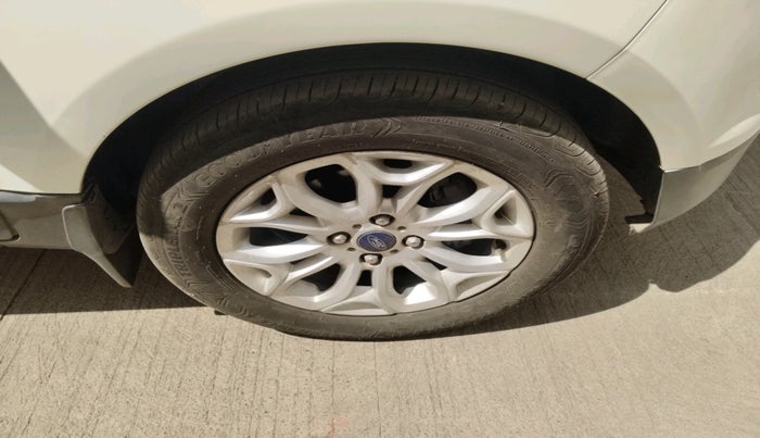 2016 Ford Ecosport TITANIUM 1.5L DIESEL, Diesel, Manual, 1,20,464 km, tyre