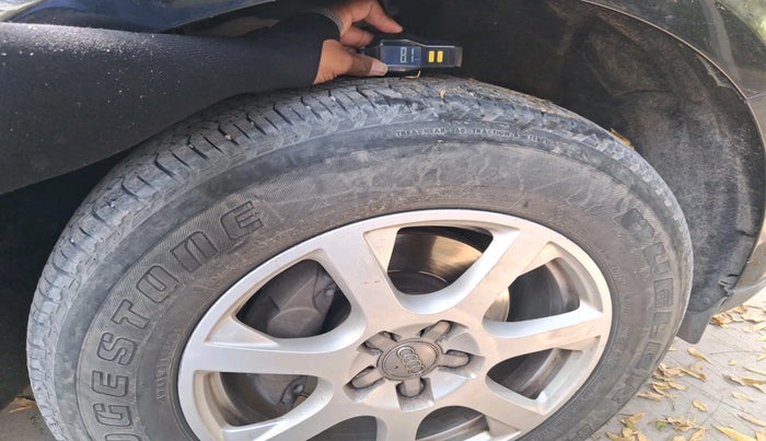 2013 Audi Q5 2.0 TDI QUATTRO, Diesel, Automatic, 1,04,225 km, tyre