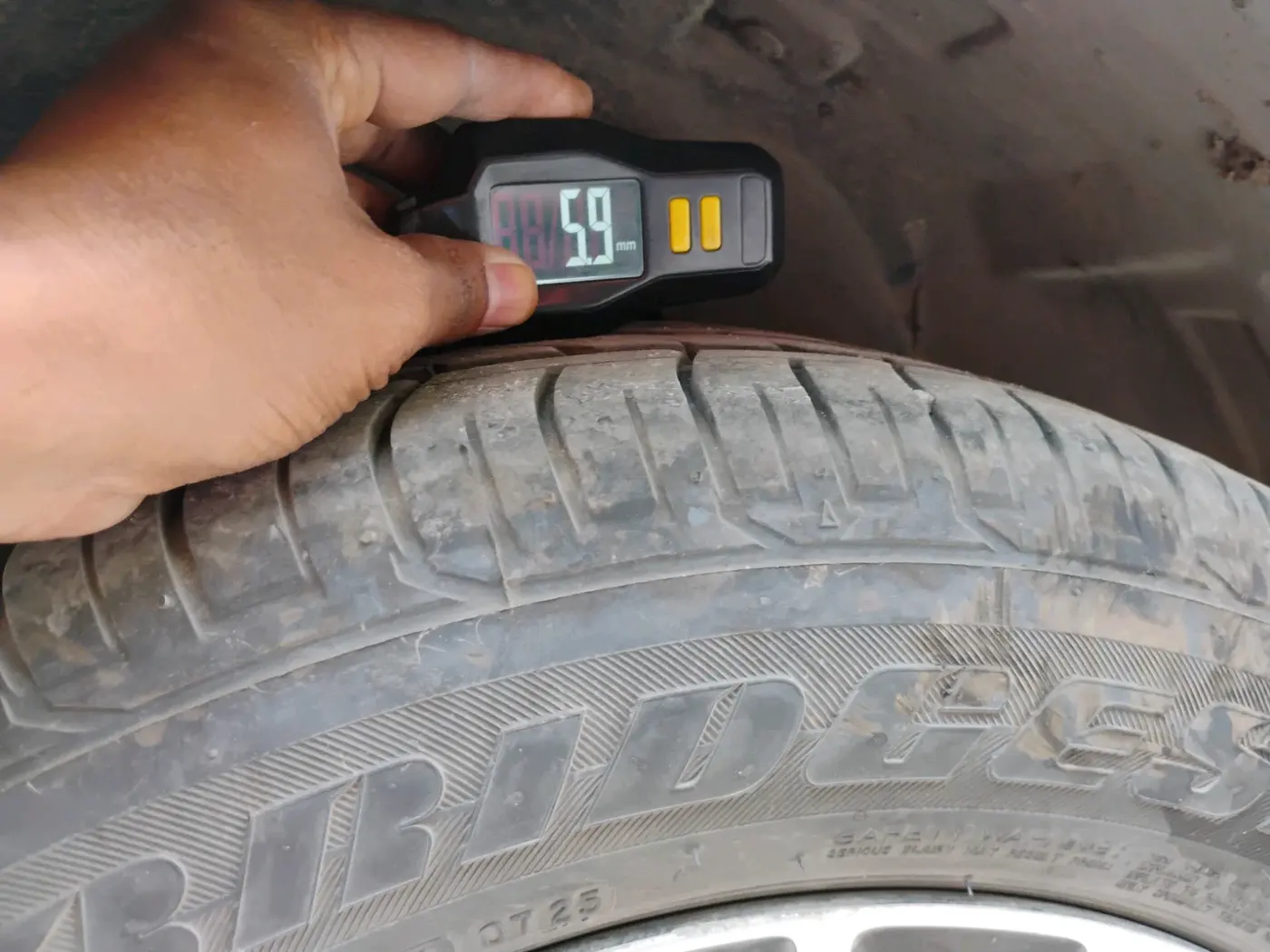 2021 Mahindra XUV300 W8 (O) 1.2 PETROL, Petrol, Manual, 97,910 km, tyre
