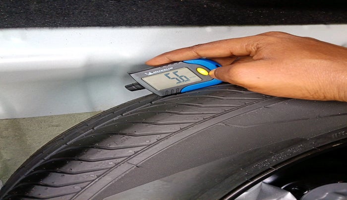 2025 MG ASTOR Shine 1.5 MT (Ivory), Petrol, Manual, 3,784 km, tyre