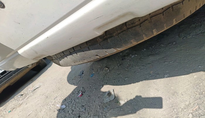 2011 Toyota Fortuner 3.0 4X4 MT, Diesel, Manual, 3,17,228 km, tyre