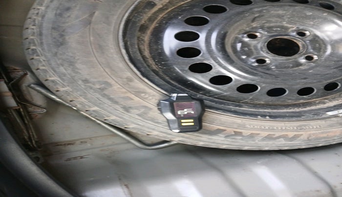 2012 Honda Jazz 1.2L I-VTEC X, Petrol, Manual, 76,557 km, tyre