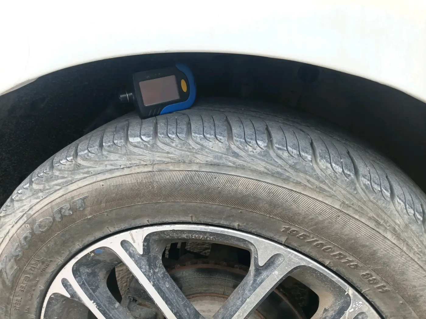 2019 Maruti Swift ZDI PLUS, Diesel, Manual, 1,38,736 km, tyre