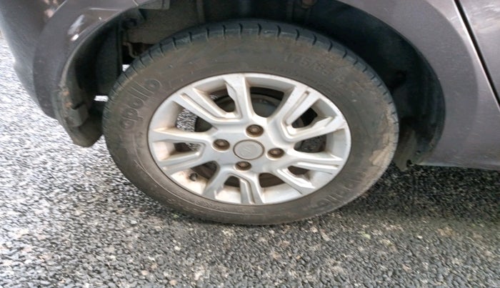 2018 Tata Tiago XZ PETROL, Petrol, Manual, 1,05,854 km, tyre