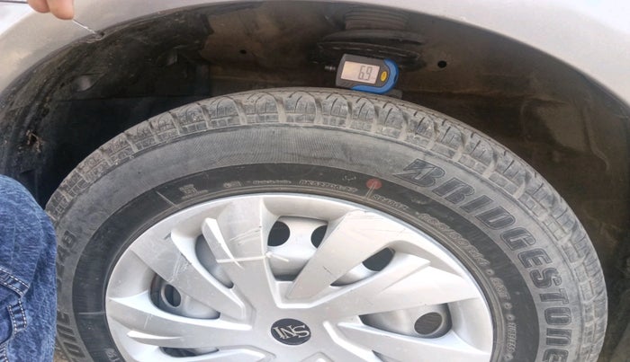 2015 Maruti Swift LXI, Petrol, Manual, 53,977 km, tyre