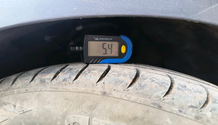 2016 Hyundai Grand i10 SPORTZ 1.2 KAPPA VTVT, CNG, Manual, 1,28,528 km, tyre