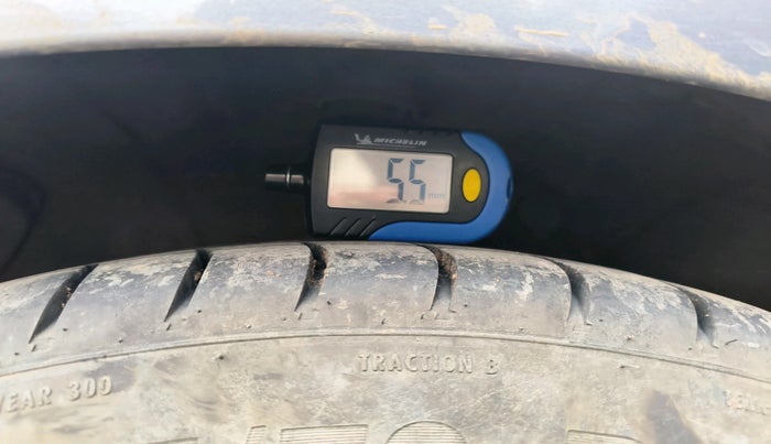 2016 Hyundai Grand i10 SPORTZ 1.2 KAPPA VTVT, CNG, Manual, 1,28,528 km, tyre