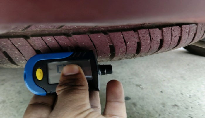 2013 Maruti Ertiga LXI, Petrol, Manual, 82,643 km, tyre