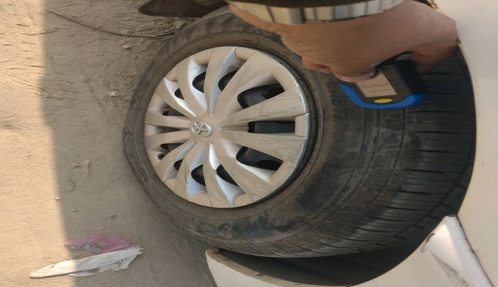 2011 Toyota Etios G, CNG, Manual, 1,02,571 km, tyre