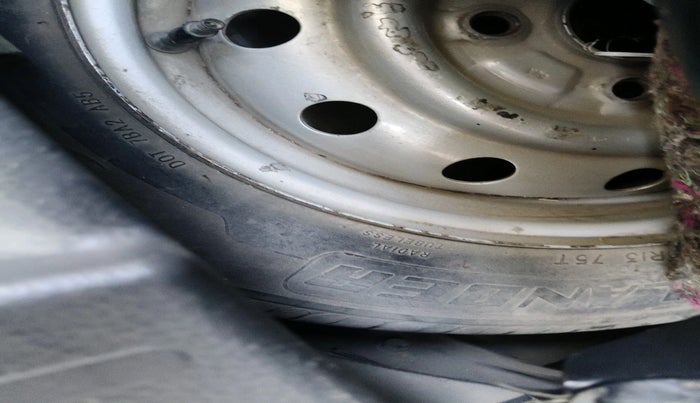 2011 Maruti Wagon R 1.0 LXI CNG, CNG, Manual, 1,67,619 km, tyre