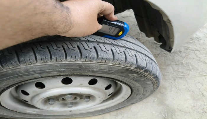 2011 Maruti Wagon R 1.0 LXI CNG, CNG, Manual, 1,67,619 km, tyre