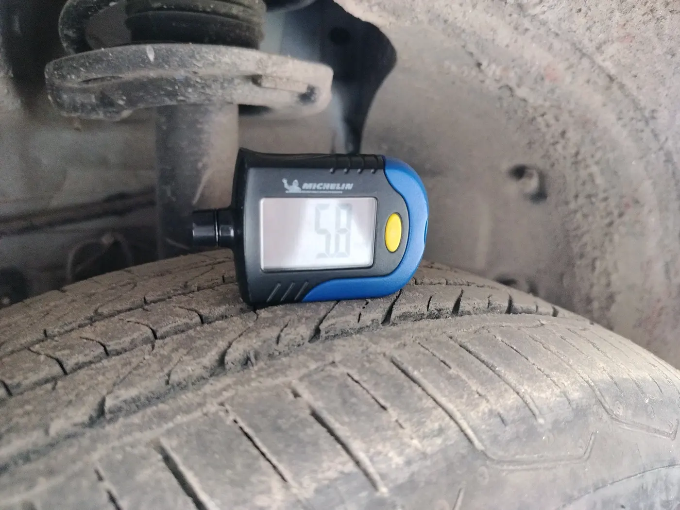 2025 Tata NEXON  Pure Plus 1.2 Petrol AMT, Petrol, Automatic, 13,351 km, tyre