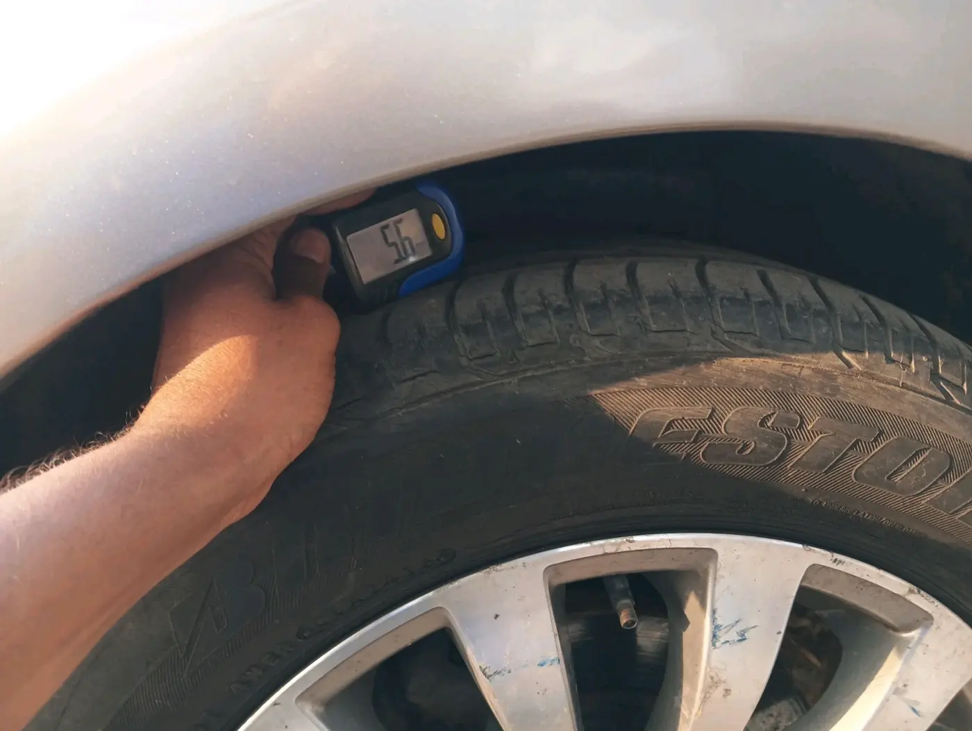 2011 Maruti Kizashi 2.4L MT, CNG, Manual, 40,649 km, tyre
