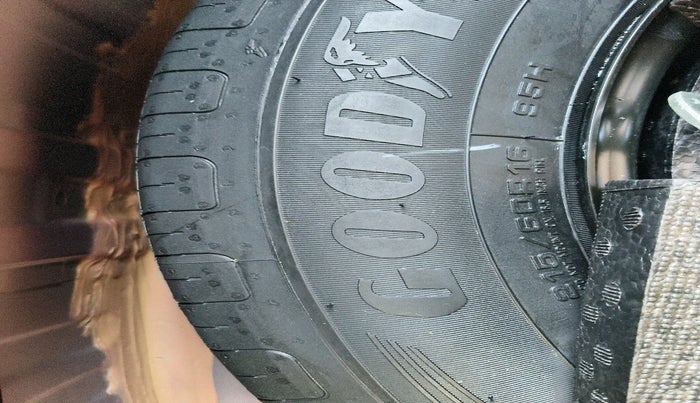 2024 Honda ELEVATE ZX CVT Dual Tone, Petrol, Automatic, 10,281 km, tyre