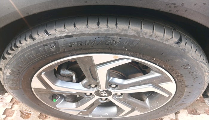 2019 Hyundai Creta SX AT 1.6 PETROL, Petrol, Automatic, 1,56,057 km, tyre