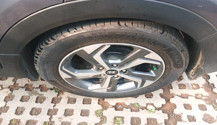 2019 Hyundai Creta SX AT 1.6 PETROL, Petrol, Automatic, 1,56,057 km, tyre