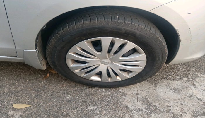 2013 Maruti Ertiga VDI, Diesel, Manual, 1,40,802 km, tyre