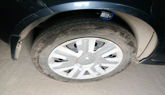 2011 Ford Figo ZXI 1.2 PETROL, Petrol, Manual, 1,13,801 km, tyre