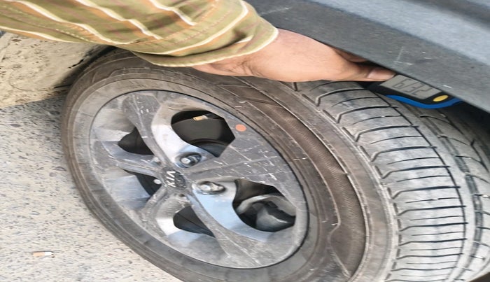 2019 KIA SELTOS HTK PLUS 1.5 DIESEL, Diesel, Manual, 1,79,562 km, tyre