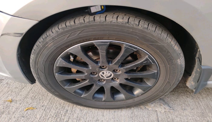 2015 Skoda Rapid 1.5 TDI CR Style Plus, Diesel, Manual, 1,82,664 km, tyre