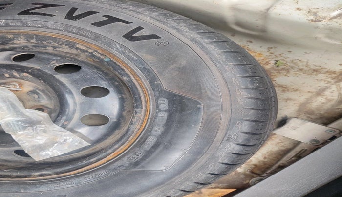 2011 Maruti Swift Dzire VDI, Diesel, Manual, 1,16,564 km, tyre