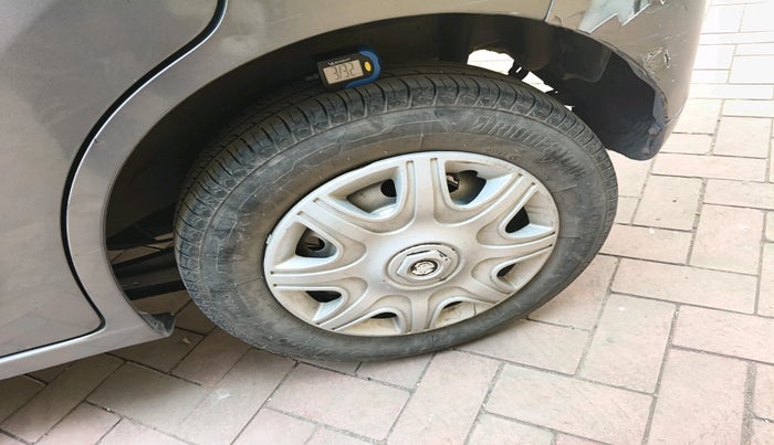 2012 Maruti Wagon R 1.0 LXI, CNG, Manual, 1,71,067 km, tyre