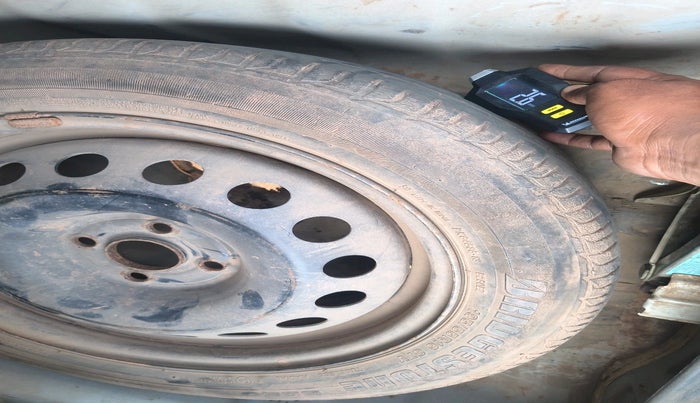 2016 Hyundai Verna 1.6 VTVT SX, Petrol, Manual, 1,14,992 km, tyre