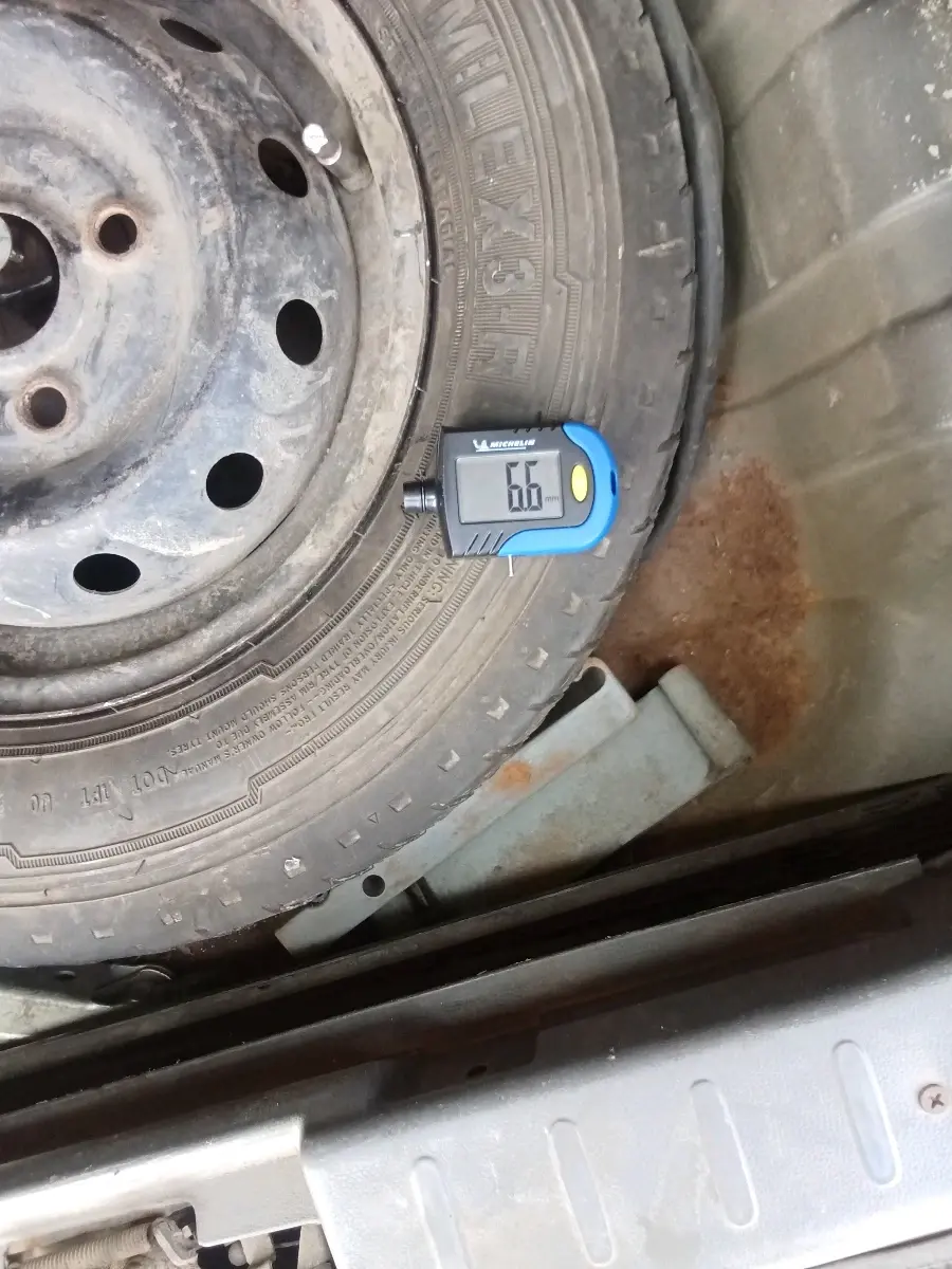 2012 Maruti Alto 800 LXI, Petrol, Manual, 73,135 km, tyre