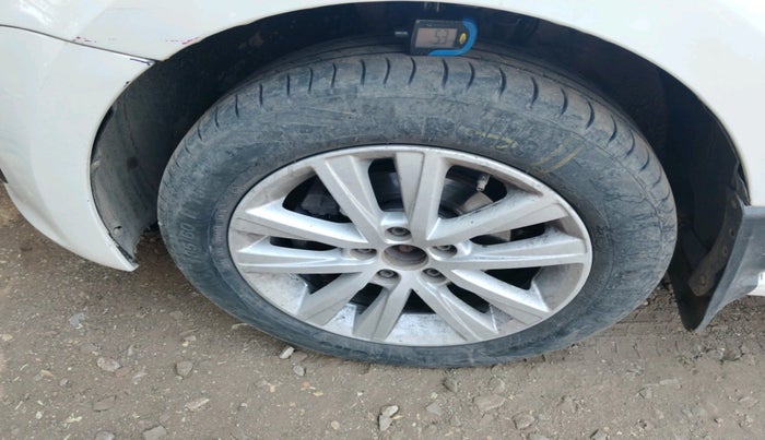 2013 Volkswagen Polo HIGHLINE DIESEL, Diesel, Manual, 1,47,404 km, tyre