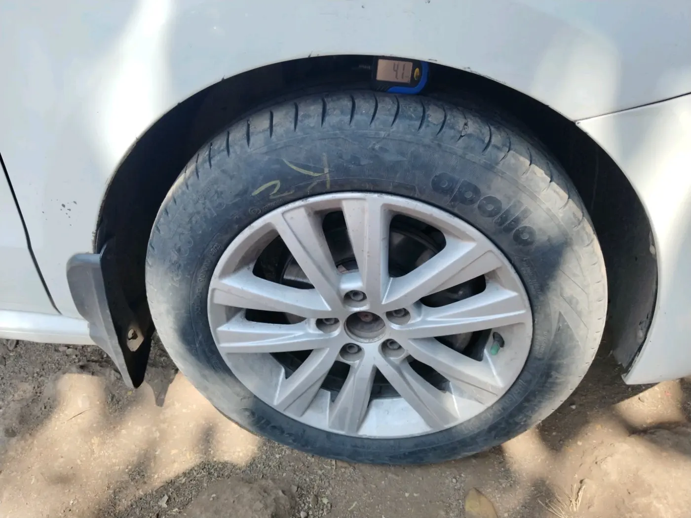 2013 Volkswagen Polo HIGHLINE DIESEL, Diesel, Manual, 1,47,404 km, tyre