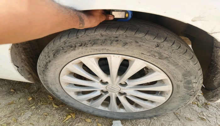 2018 Maruti Ciaz DELTA 1.5 SHVS MT PETROL, Petrol, Manual, 1,66,996 km, tyre