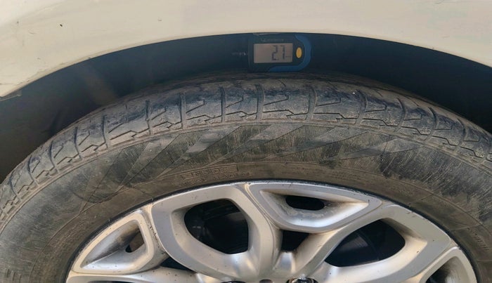 2015 Ford Ecosport TITANIUM 1.0L ECOBOOST, Petrol, Manual, 89,354 km, tyre