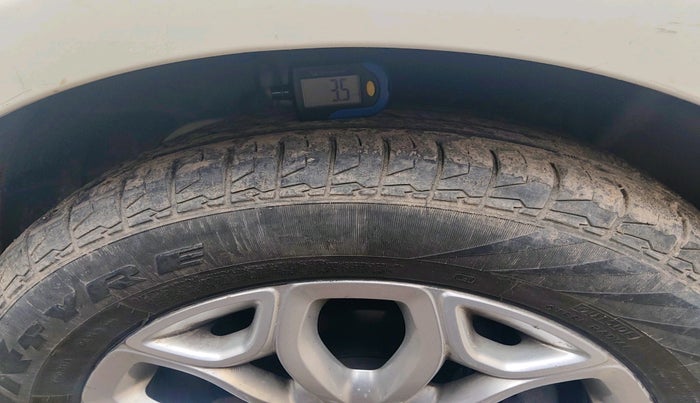 2015 Ford Ecosport TITANIUM 1.0L ECOBOOST, Petrol, Manual, 89,354 km, tyre