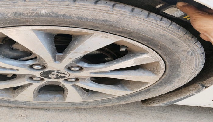 2015 Hyundai Verna 1.6 CRDI SX (O), Diesel, Manual, 80,504 km, tyre