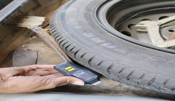 2015 Hyundai Verna 1.6 CRDI SX (O), Diesel, Manual, 80,504 km, tyre